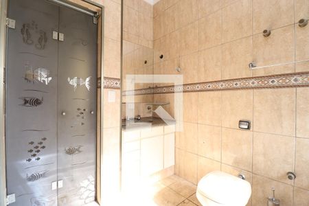 Casa à venda com 350m², 4 quartos e 6 vagasBanheiro da Suíte 1