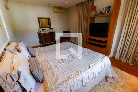 Casa para alugar com 656m², 3 quartos e 3 vagas Casa para alugar com 656m², 3 quartos e 3 vagasSuíte 3