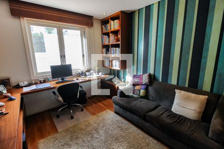 Casa para alugar com 656m², 3 quartos e 3 vagas Casa para alugar com 656m², 3 quartos e 3 vagasSuíte 1