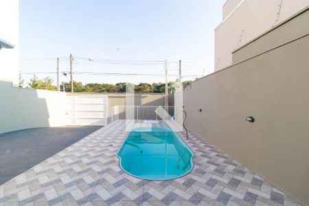 Casa à venda com 75m², 2 quartos e 4 vagas Casa à venda com 75m², 2 quartos e 4 vagasPiscina
