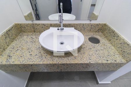 Casa à venda com 75m², 2 quartos e 4 vagas Casa à venda com 75m², 2 quartos e 4 vagasBanheiro