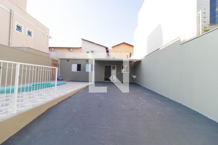 Casa à venda com 75m², 2 quartos e 4 vagas Casa à venda com 75m², 2 quartos e 4 vagasGaragem