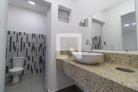 Casa à venda com 75m², 2 quartos e 4 vagas Casa à venda com 75m², 2 quartos e 4 vagasBanheiro