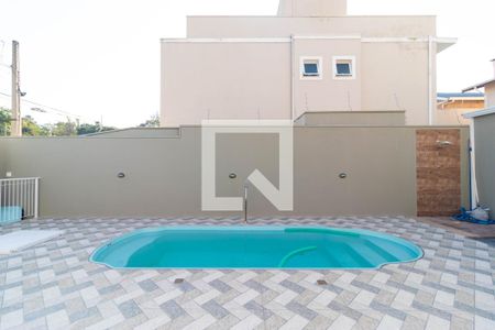 Casa à venda com 75m², 2 quartos e 4 vagas Casa à venda com 75m², 2 quartos e 4 vagasPiscina