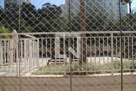 Apartamento à venda com 85m², 3 quartos e 2 vagasVaranda da Sala com vista para piscina 