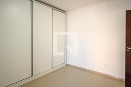 Quarto 2 de casa para alugar com 3 quartos, 100m² em Vila Brasilina, São Paulo