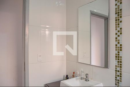 Casa à venda com 179m², 4 quartos e 2 vagasBanheiro 1