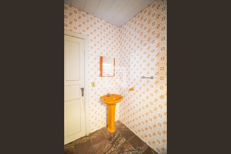 Casa à venda com 200m², 3 quartos e 2 vagas Casa à venda com 200m², 3 quartos e 2 vagasBanheiro