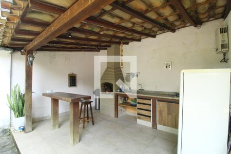 Casa à venda com 700m², 4 quartos e 4 vagasQuintal - Churrasqueira