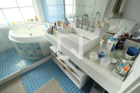 Casa à venda com 700m², 4 quartos e 4 vagasBanheiro da suíte 