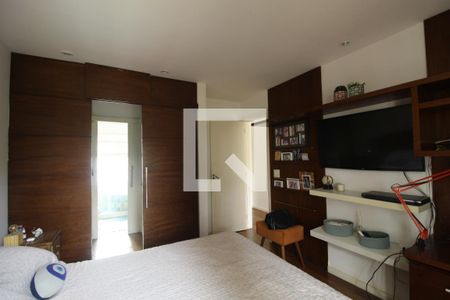 Casa à venda com 700m², 4 quartos e 4 vagasSuíte