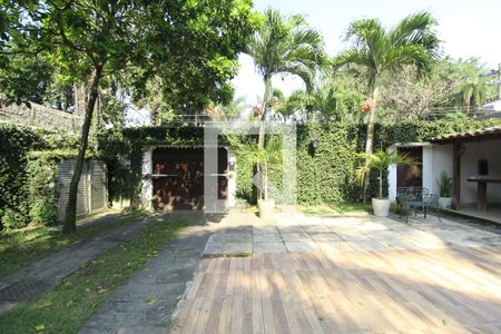 Casa à venda com 700m², 4 quartos e 4 vagasQuintal