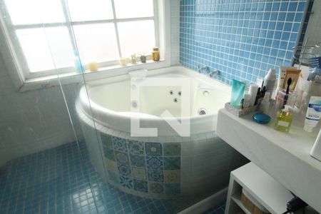 Casa à venda com 700m², 4 quartos e 4 vagasBanheiro da suíte 