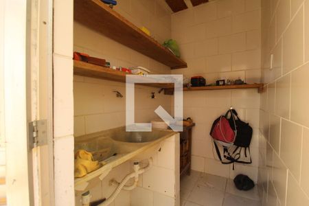 Casa à venda com 700m², 4 quartos e 4 vagasÁrea de Serviço - Fica numa segunda edícula