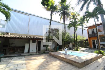 Casa à venda com 700m², 4 quartos e 4 vagasQuintal