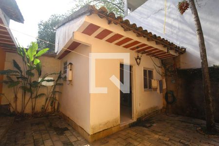 Casa à venda com 700m², 4 quartos e 4 vagasÁrea de Serviço - Pode ser convertido em suíte