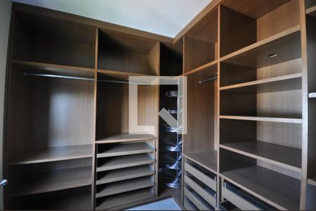 Casa para alugar com 600m², 4 quartos e 4 vagasCloset
