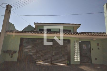 Casa para alugar com 600m², 4 quartos e 4 vagasFachada