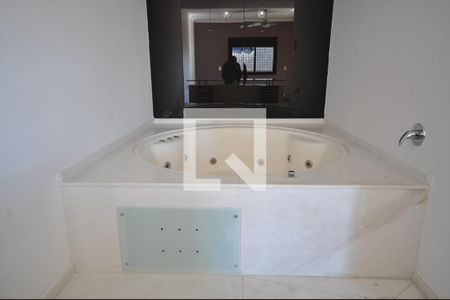 Casa para alugar com 600m², 4 quartos e 4 vagasJacuzzi