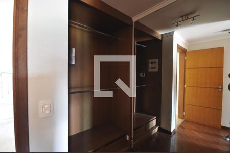 Casa para alugar com 600m², 4 quartos e 4 vagasCloset