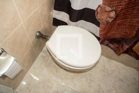 Casa à venda com 99m², 2 quartos e 1 vaga Casa à venda com 99m², 2 quartos e 1 vagaBanheiro