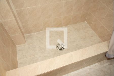 Casa à venda com 99m², 2 quartos e 1 vaga Casa à venda com 99m², 2 quartos e 1 vagaBanheiro