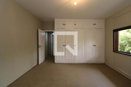 Casa para alugar com 355m², 6 quartos e 4 vagas Casa para alugar com 355m², 6 quartos e 4 vagasQuarto 4