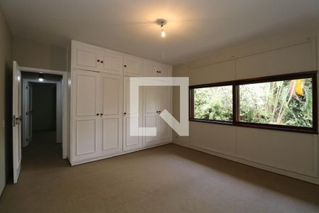 Casa para alugar com 355m², 6 quartos e 4 vagas Casa para alugar com 355m², 6 quartos e 4 vagasQuarto 4
