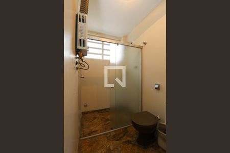 Casa para alugar com 355m², 6 quartos e 4 vagas Casa para alugar com 355m², 6 quartos e 4 vagasBanheiro da Suíte 2