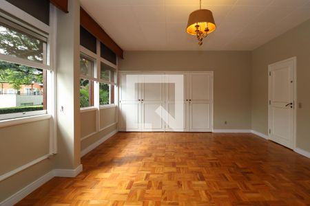 Casa para alugar com 355m², 6 quartos e 4 vagas Casa para alugar com 355m², 6 quartos e 4 vagasSuíte 1
