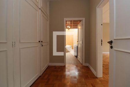 Casa para alugar com 355m², 6 quartos e 4 vagas Casa para alugar com 355m², 6 quartos e 4 vagasCloset da Suíte 1