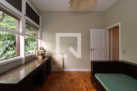Casa para alugar com 355m², 6 quartos e 4 vagas Casa para alugar com 355m², 6 quartos e 4 vagasQuarto 2