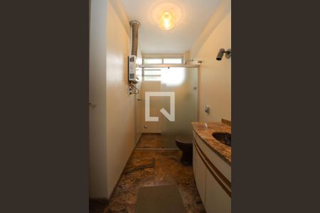 Casa para alugar com 355m², 6 quartos e 4 vagas Casa para alugar com 355m², 6 quartos e 4 vagasBanheiro da Suíte 2