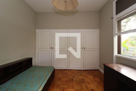 Casa para alugar com 355m², 6 quartos e 4 vagas Casa para alugar com 355m², 6 quartos e 4 vagasQuarto 2