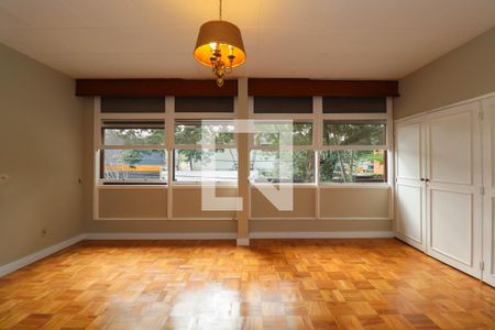 Casa para alugar com 355m², 6 quartos e 4 vagas Casa para alugar com 355m², 6 quartos e 4 vagasSuíte 1