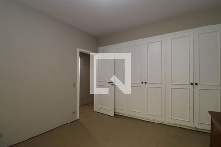 Casa para alugar com 355m², 6 quartos e 4 vagas Casa para alugar com 355m², 6 quartos e 4 vagasQuarto 3