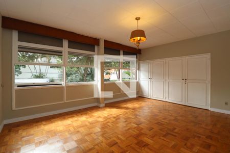 Casa para alugar com 355m², 6 quartos e 4 vagas Casa para alugar com 355m², 6 quartos e 4 vagasSuíte 1