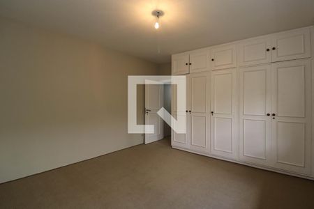 Casa para alugar com 355m², 6 quartos e 4 vagas Casa para alugar com 355m², 6 quartos e 4 vagasQuarto 4