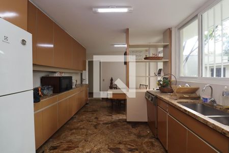 Casa para alugar com 355m², 6 quartos e 4 vagas Casa para alugar com 355m², 6 quartos e 4 vagasCozinha