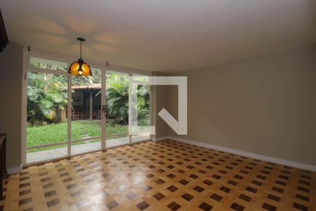 Sala de TV de casa para alugar com 6 quartos, 355m² em Pinheiros, São Paulo