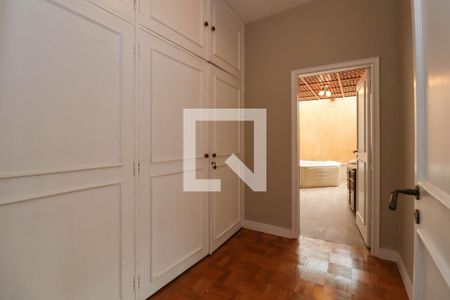 Casa para alugar com 355m², 6 quartos e 4 vagas Casa para alugar com 355m², 6 quartos e 4 vagasCloset da Suíte 1