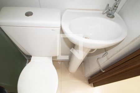 Banheiro de casa de condomínio para alugar com 1 quarto, 35m² em Vila Maria Alta, São Paulo