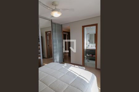 Apartamento à venda com 220m², 3 quartos e 3 vagasSuíte 1