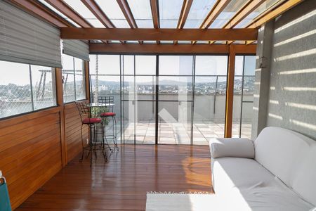 Apartamento à venda com 220m², 3 quartos e 3 vagasVaranda