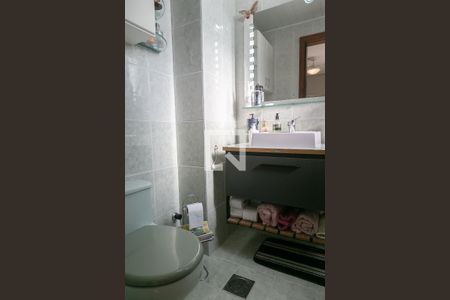 Apartamento à venda com 220m², 3 quartos e 3 vagasBanheiro da Suíte