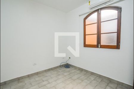Casa à venda com 220m², 3 quartos e 4 vagasQuarto de Serviço
