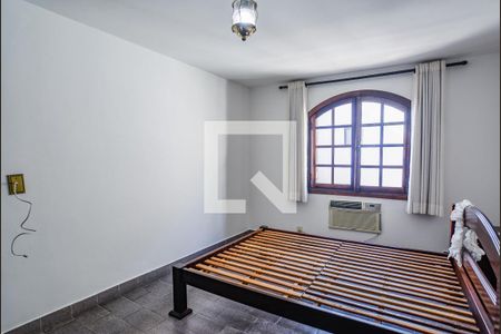 Casa à venda com 220m², 3 quartos e 4 vagasQuarto Suíte