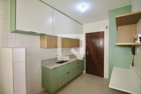 Apartamento para alugar com 100m², 3 quartos e 2 vagas Apartamento para alugar com 100m², 3 quartos e 2 vagasCozinha e Área de Serviço