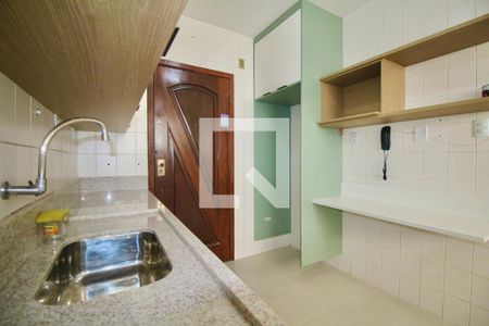 Apartamento para alugar com 100m², 3 quartos e 2 vagas Apartamento para alugar com 100m², 3 quartos e 2 vagasCozinha e Área de Serviço