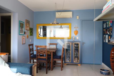 Apartamento à venda com 67m², 2 quartos e 1 vagaSala